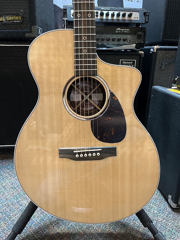 Акустическая гитара Martin SC-13E Special Natural с футляром SC-13E Special Acoustic Guitar
Акустическая гитара Martin SC-13E Special Natural с футляром SC-13E Special Acoustic Guitar