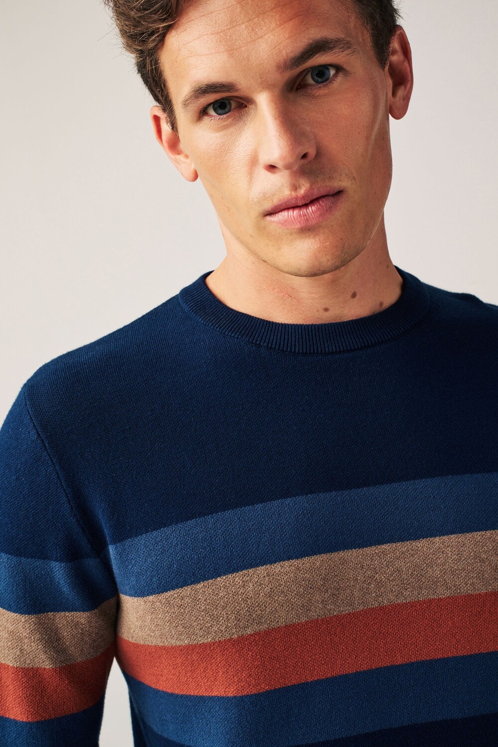 Толстовка в стиле колор-блок Next, синий
Толстовка в стиле колор-блок Next, синий