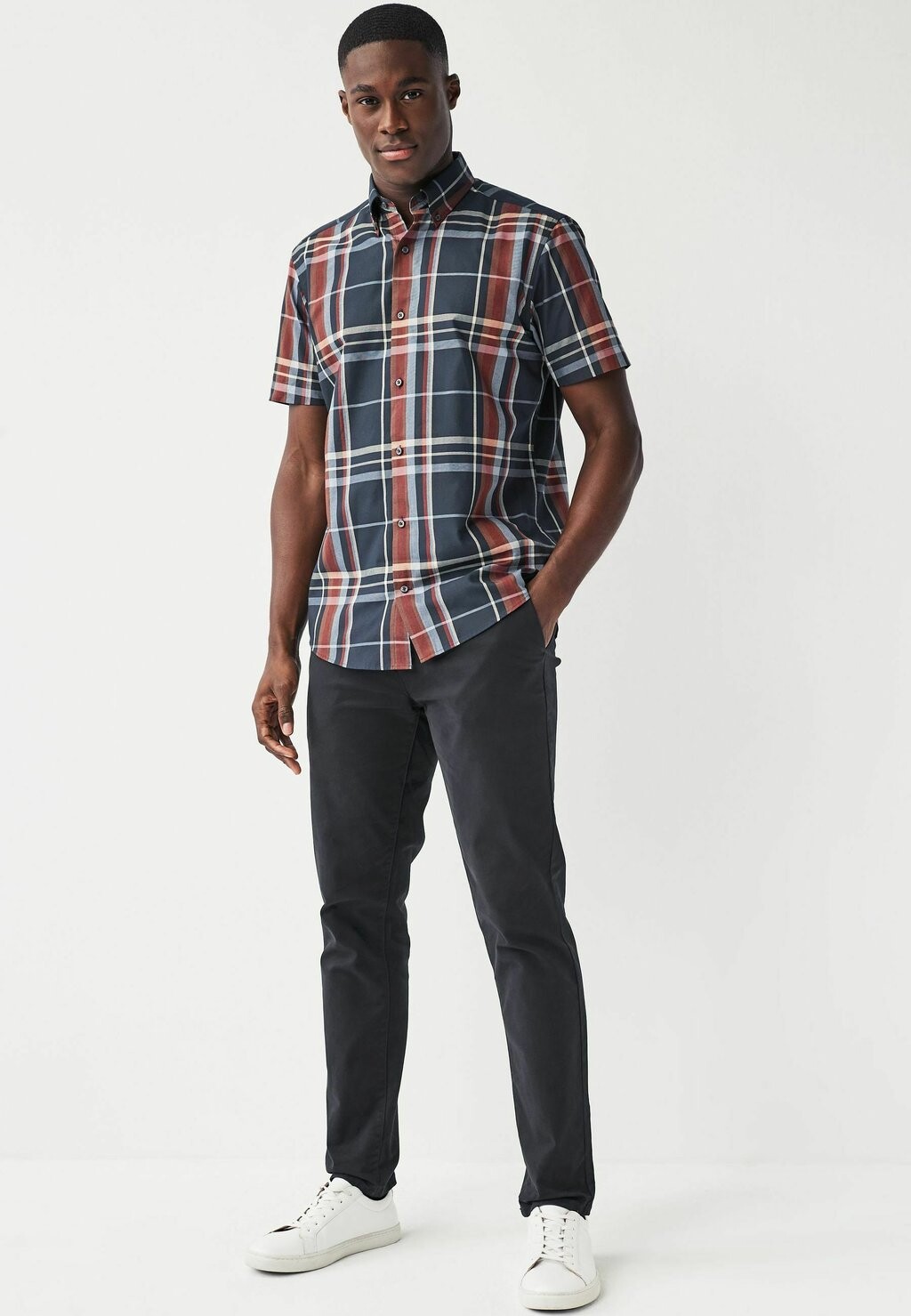 REGULAR FIT Easy Iron Button Down Oxford Short Sleeve Next, Рубашка светло-красный
REGULAR FIT Easy Iron Button Down Oxford Short Sleeve Next, Рубашка светло-красный