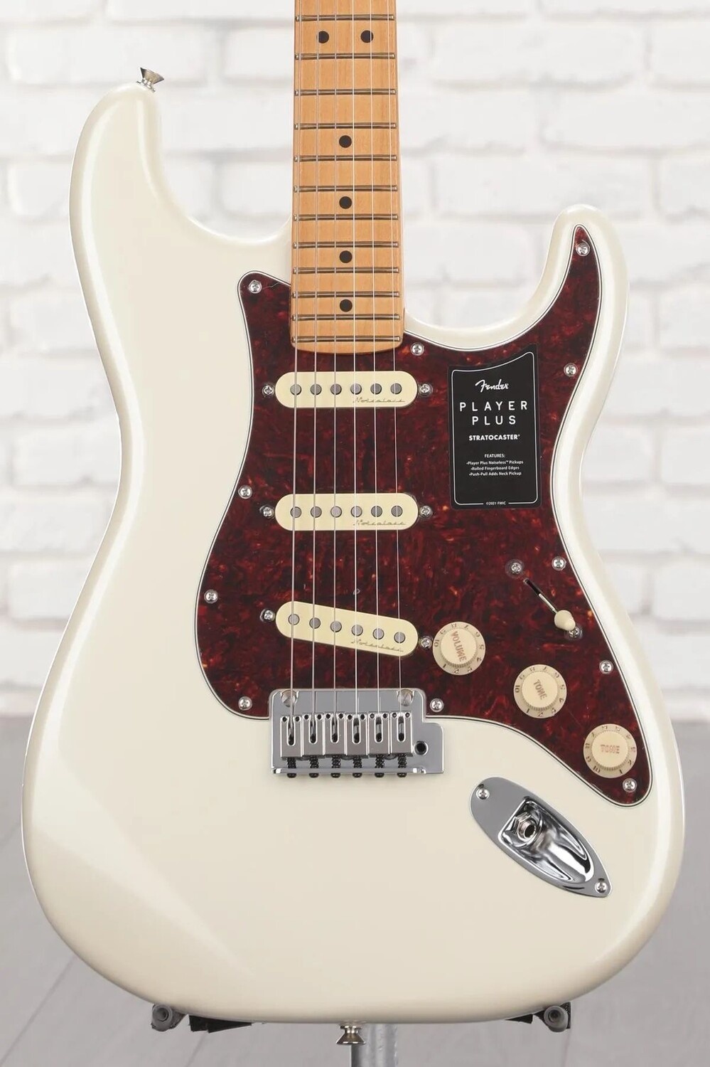 Электрогитара Fender Player Plus Stratocaster — Olympic Pearl с кленовой накладкой грифа
Электрогитара Fender Player Plus Stratocaster — Olympic Pearl с кленовой накладкой грифа