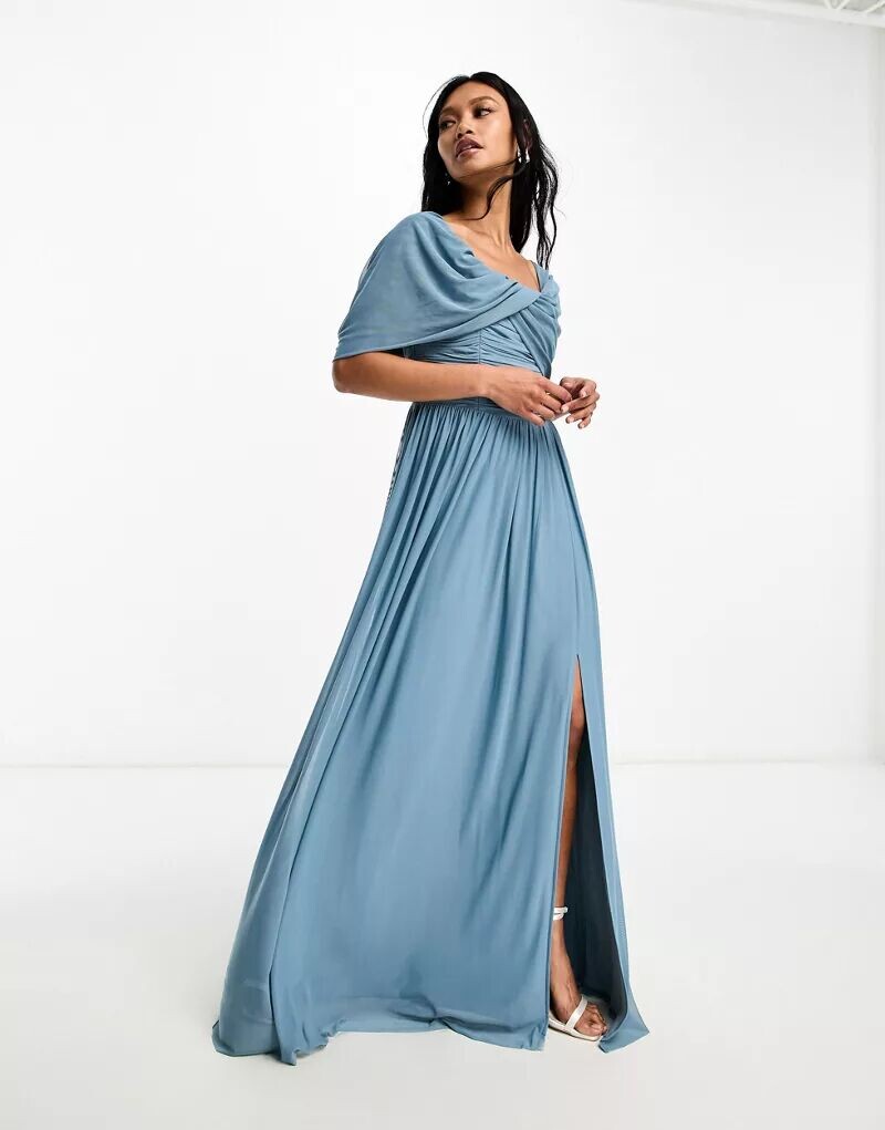 Синее сетчатое платье макси Little Mistress Bridesmaids со сборками и вырезом кармен
Синее сетчатое платье макси Little Mistress Bridesmaids со сборками и вырезом кармен