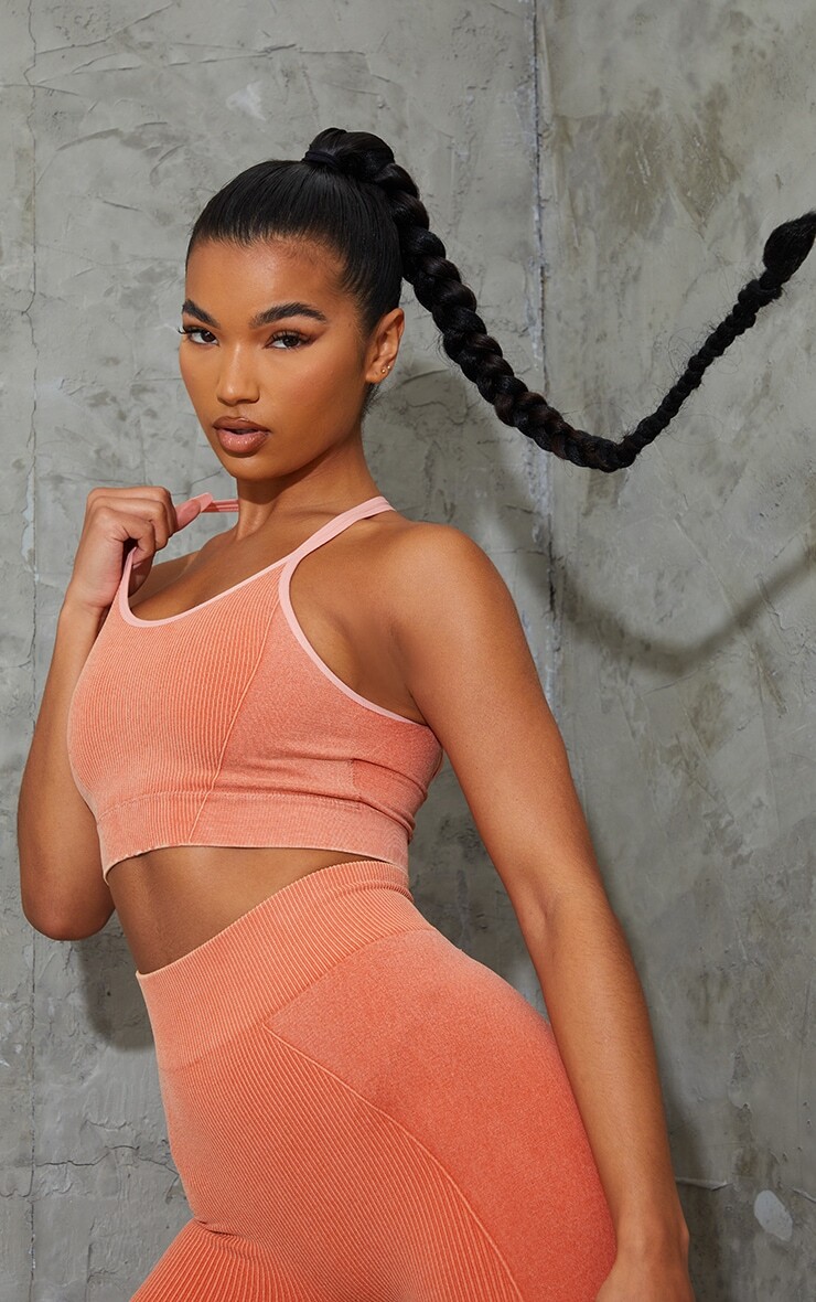PrettyLittleThing Оранжевый бесшовный спортивный бюстгальтер в рубчик с эффектом потертости
PrettyLittleThing Оранжевый бесшовный спортивный бюстгальтер в рубчик с эффектом потертости