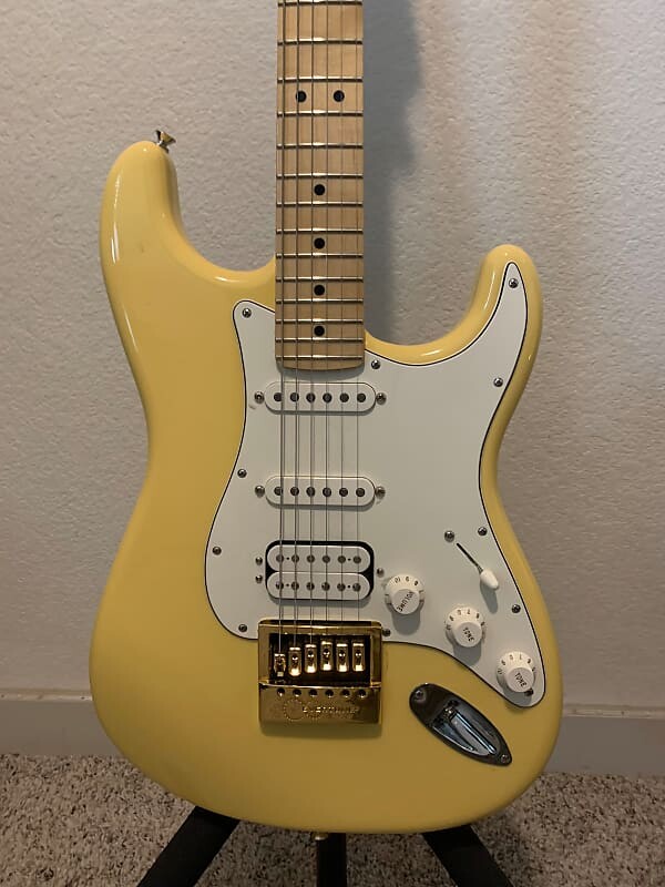 Fender Player Stratocaster HSS с накладкой из клена 2018 — настоящее время — Buttercream Player Stratocaster HSS with Maple Fretboard
Fender Player Stratocaster HSS с накладкой из клена 2018 — настоящее время — Buttercream Player Stratocaster HSS with Maple Fretboard