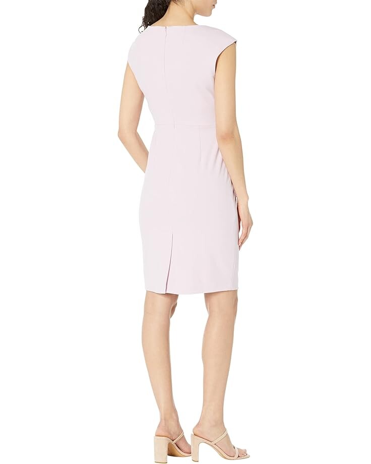 Платье Calvin Klein Short Sheath with Keyhole & Knotted Side Detail, цвет Cherry Blossom
Платье Calvin Klein Short Sheath with Keyhole & Knotted Side Detail, цвет Cherry Blossom