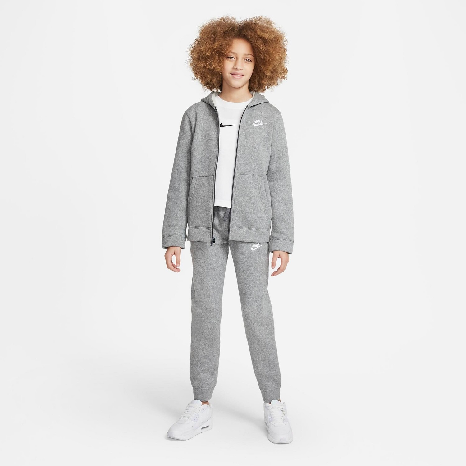 Детский комплект с капюшоном и спортивными штанами Nike Sportswear с молнией во всю длину, серый
Детский комплект с капюшоном и спортивными штанами Nike Sportswear с молнией во всю длину, серый