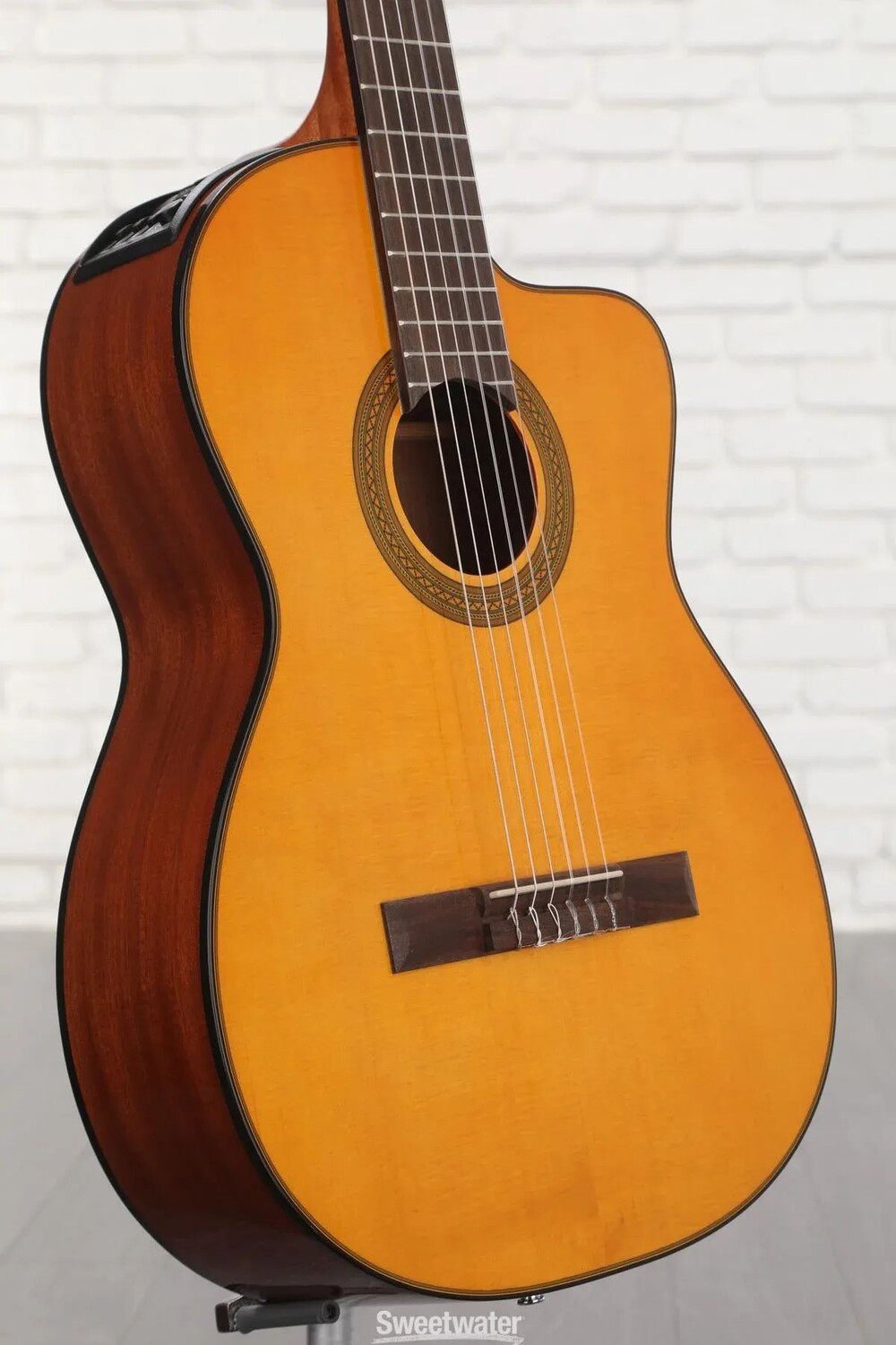 Takamine GC1CE NAT, Акустически-электрическая гитара с нейлоновыми струнами - натуральный
Takamine GC1CE NAT, Акустически-электрическая гитара с нейлоновыми струнами - натуральный