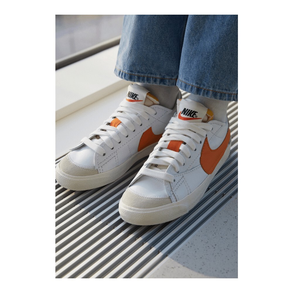 Кроссовки Nike Sportswear Blazer '77 Jumbo, white/alpha orange/grey fog/sail/pro green/team orange
Кроссовки Nike Sportswear Blazer '77 Jumbo, white/alpha orange/grey fog/sail/pro green/team orange