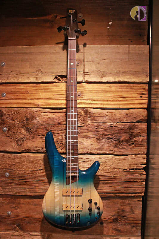 Электрическая бас-гитара Ibanez SR4CMLTD Limited Edition SR Premium, карибский остров, низкий глянец, в чехле
Электрическая бас-гитара Ibanez SR4CMLTD Limited Edition SR Premium, карибский остров, низкий глянец, в чехле