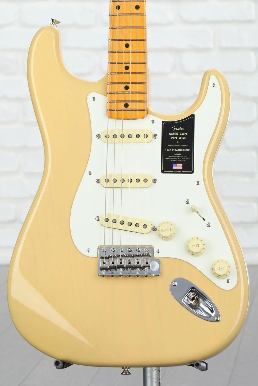 Электрогитара Fender American Vintage II 1957 Stratocaster — винтажная блондинка
Электрогитара Fender American Vintage II 1957 Stratocaster — винтажная блондинка