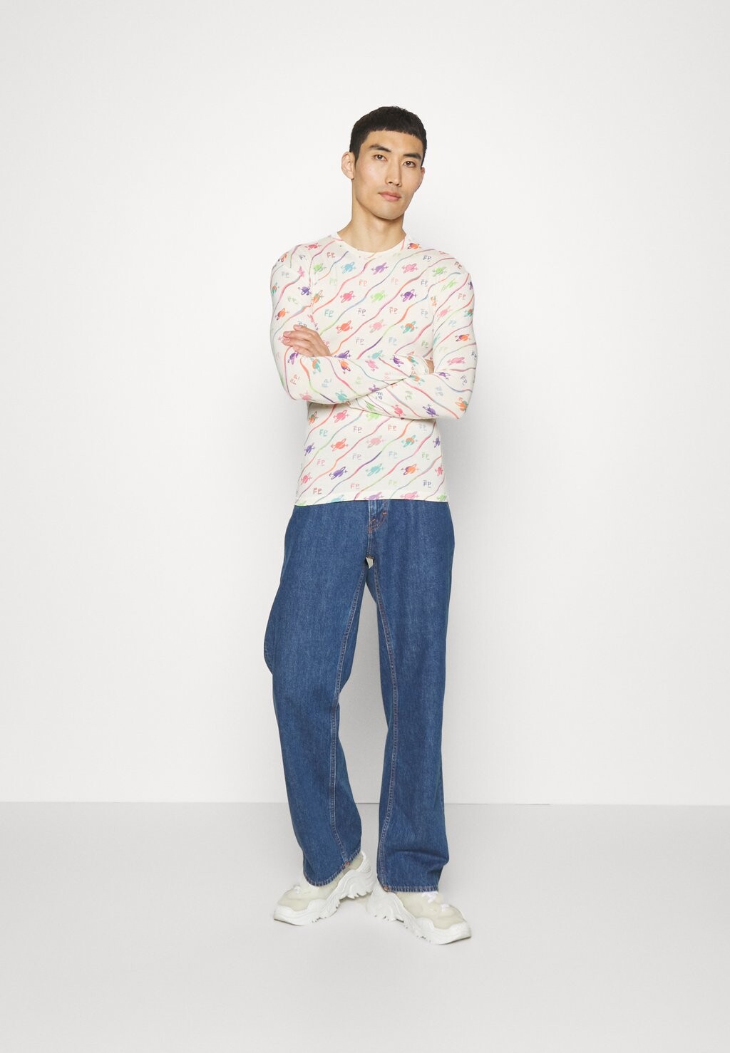 PRINTED LONGSLEEVE UNISEX FILLING PIECES X YAMUNA Filling Pieces, Футболка с длинными рукавами
PRINTED LONGSLEEVE UNISEX FILLING PIECES X YAMUNA Filling Pieces, Футболка с длинными рукавами