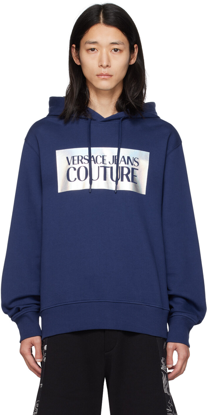 Темно-синяя толстовка с принтом Versace Jeans Couture, Синий, Темно-синяя толстовка с принтом Versace Jeans Couture
Темно-синяя толстовка с принтом Versace Jeans Couture, Синий, Темно-синяя толстовка с принтом Versace Jeans Couture