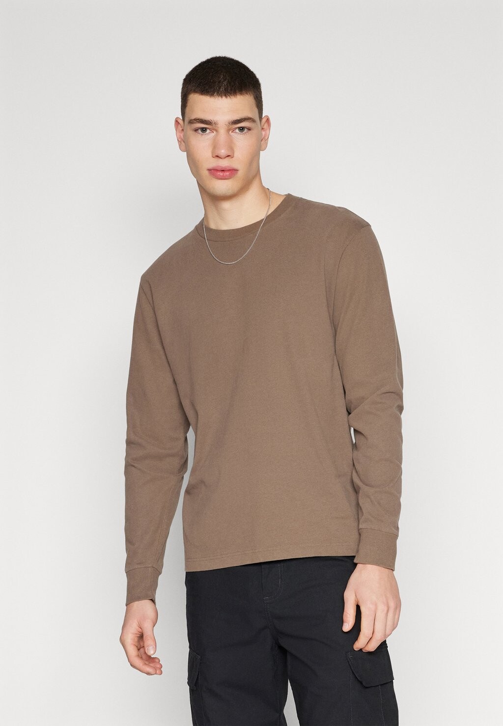 Рубашка с длинными рукавами RELAXED LONG-SLEEVE HEAVYWEIGHT COTTON CREW T-SHIRT Hollister Co., цвет BROWN
Рубашка с длинными рукавами RELAXED LONG-SLEEVE HEAVYWEIGHT COTTON CREW T-SHIRT Hollister Co., цвет BROWN