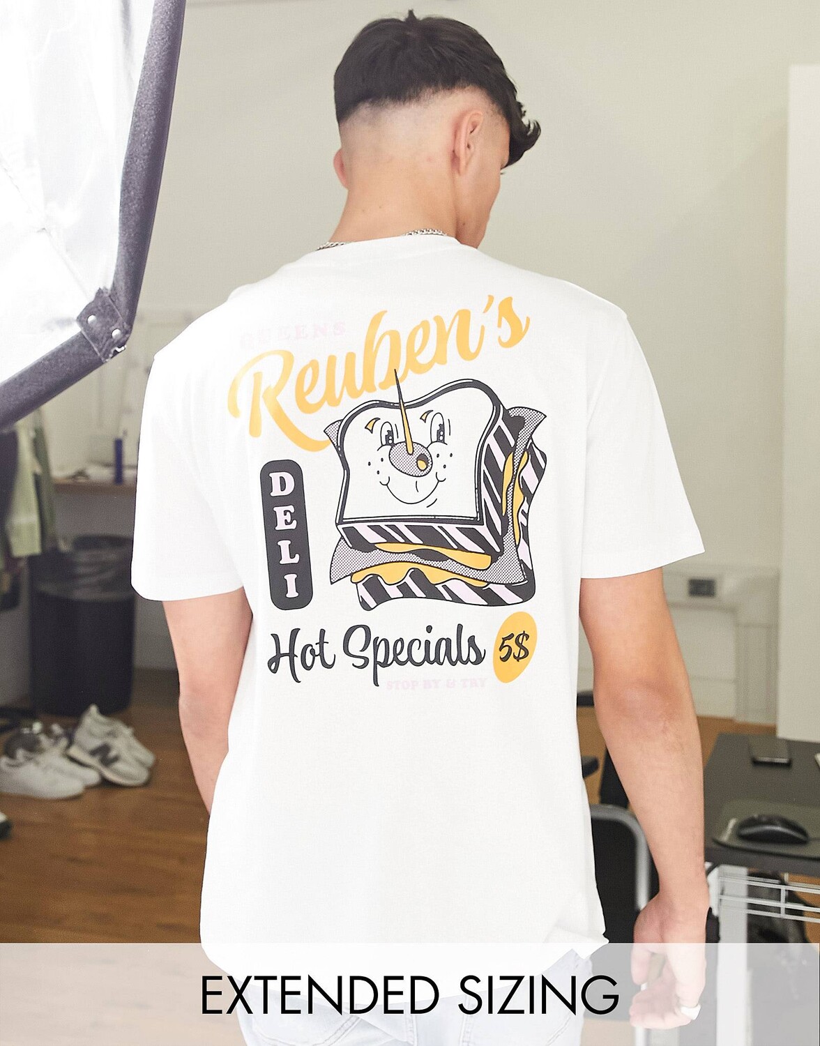 Белая непринужденная футболка с принтом \"сэндвич\" на спине ASOS DESIGN ASOS DESIGN
Белая непринужденная футболка с принтом \"сэндвич\" на спине ASOS DESIGN ASOS DESIGN