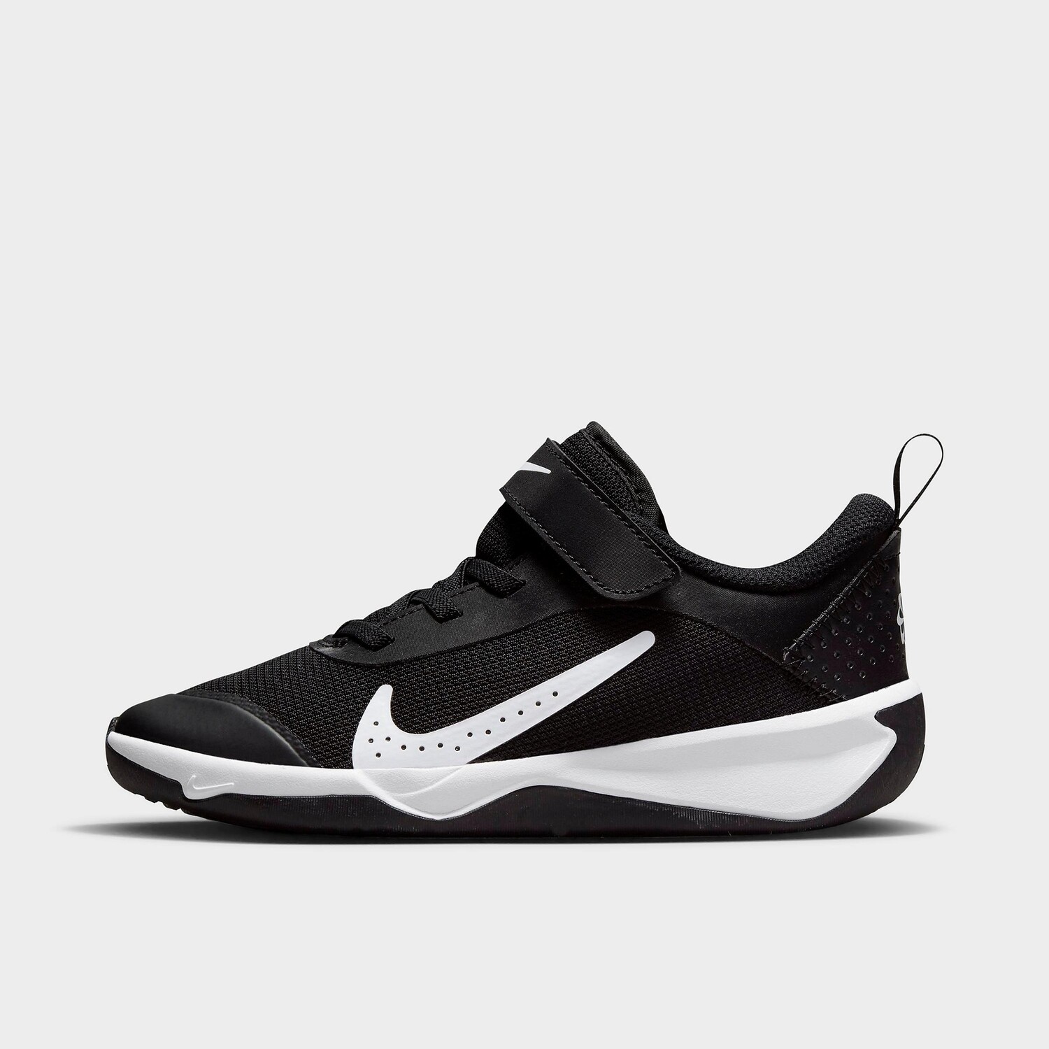 Эластичная кружевная повседневная обувь Nike Omni Multi-Court для маленьких детей, черный
Эластичная кружевная повседневная обувь Nike Omni Multi-Court для маленьких детей, черный