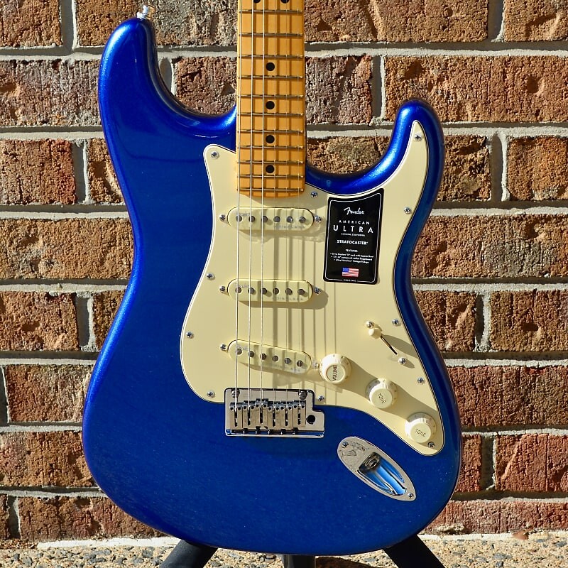 Fender American Ultra Stratocaster, кленовый гриф, синяя кобра American Ultra Stratocaster, Maple Fingerboard, Cobra Blue
Fender American Ultra Stratocaster, кленовый гриф, синяя кобра American Ultra Stratocaster, Maple Fingerboard, Cobra Blue