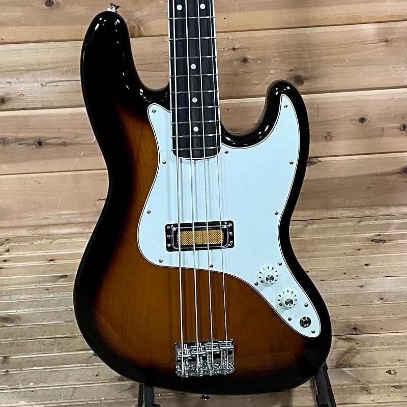 Fender Gold Foil Jazz Bass - 2 цвета Sunburst Gold Foil Jazz Bass - 2 Color Sunburst
Fender Gold Foil Jazz Bass - 2 цвета Sunburst Gold Foil Jazz Bass - 2 Color Sunburst