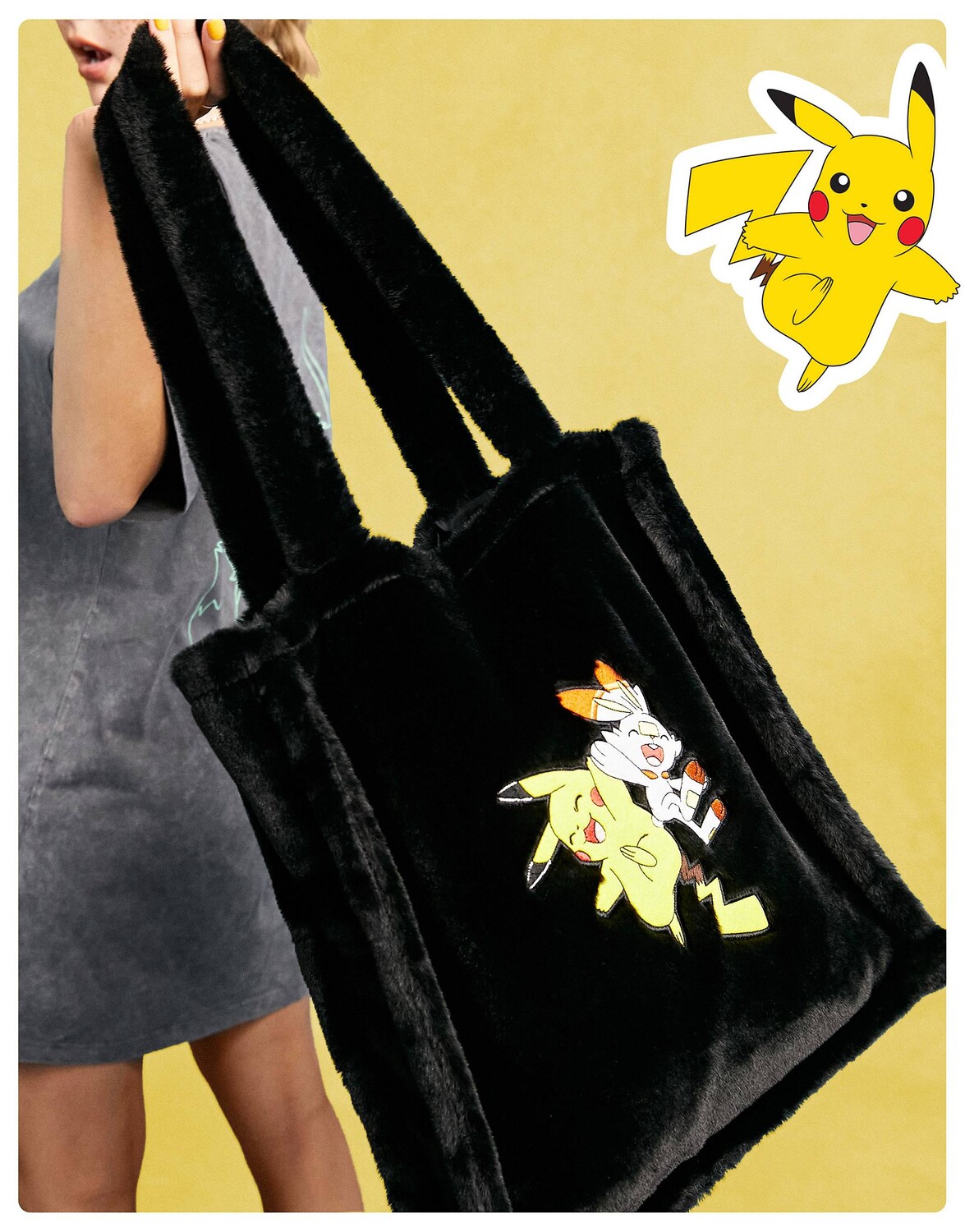 Сумка-тоут унисекс Pokemon с вышивкой Пикачу и Скорбанни ASOS DESIGN из черного меха
Сумка-тоут унисекс Pokemon с вышивкой Пикачу и Скорбанни ASOS DESIGN из черного меха