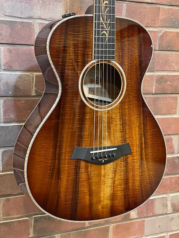 Большой концерт Taylor Custom Shop 2022 Shaded Edge Burst Custom Shop Grand Concert
Большой концерт Taylor Custom Shop 2022 Shaded Edge Burst Custom Shop Grand Concert