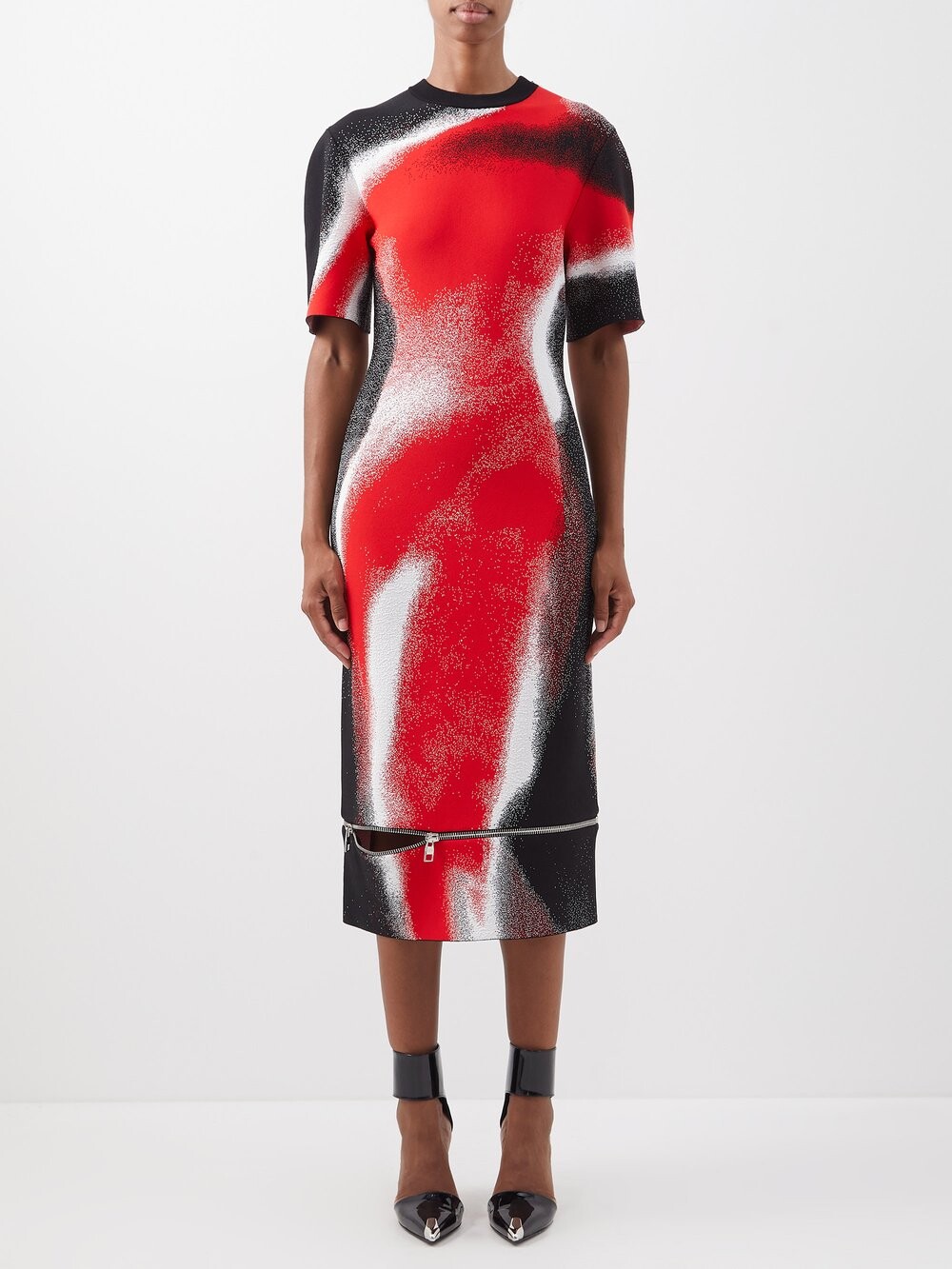 Жаккардовое платье с распылением краски и застежкой-молнией по краю Alexander McQueen, красный
Жаккардовое платье с распылением краски и застежкой-молнией по краю Alexander McQueen, красный