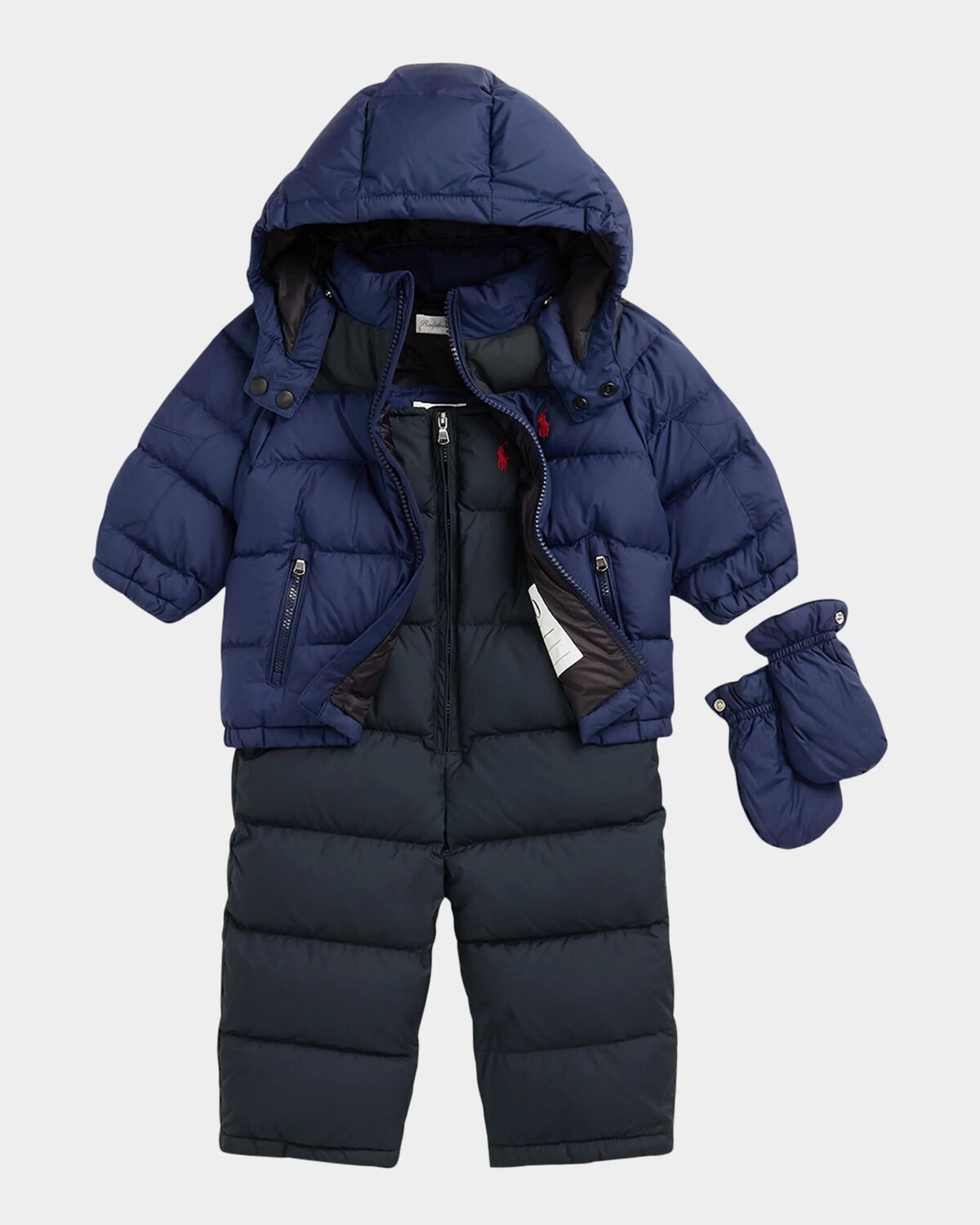 Комплект из пуховика и зимнего комбинезона для мальчика, размер 9–24 м Ralph Lauren Childrenswear, цвет Newport Nav/Ypolo Black
Комплект из пуховика и зимнего комбинезона для мальчика, размер 9–24 м Ralph Lauren Childrenswear, цвет Newport Nav/Ypolo Black