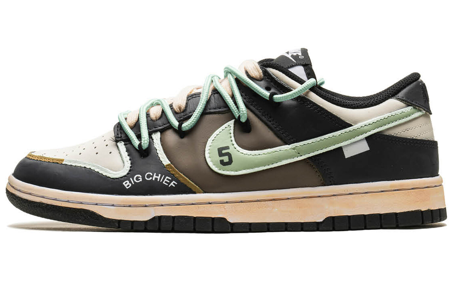 Кроссовки Nike Dunk Skateboarding Shoes Women's Low-top Black/white/green, коричневый
Кроссовки Nike Dunk Skateboarding Shoes Women's Low-top Black/white/green, коричневый