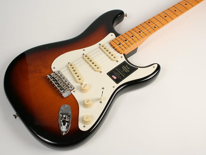 Fender American Vintage II 1957 Stratocaster Maple Fingerboard 2-Color Sunburst
Fender American Vintage II 1957 Stratocaster Maple Fingerboard 2-Color Sunburst