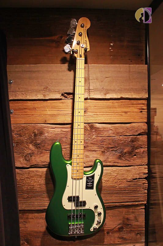Fender Player Plus Active Precision Bass, кленовый гриф, космический нефрит с сумкой для переноски
Fender Player Plus Active Precision Bass, кленовый гриф, космический нефрит с сумкой для переноски