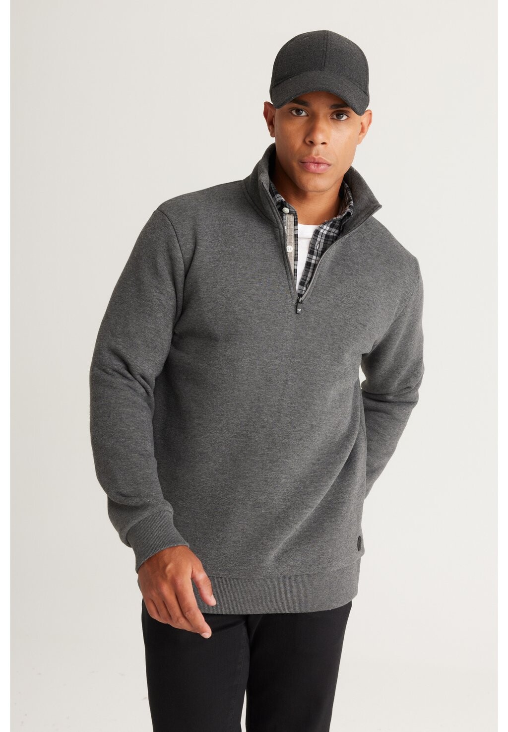Толстовка STANDARD FIT AC&CO / ALTINYILDIZ CLASSICS, цвет Standard Fit Sweatshirt Turtleneck
Толстовка STANDARD FIT AC&CO / ALTINYILDIZ CLASSICS, цвет Standard Fit Sweatshirt Turtleneck