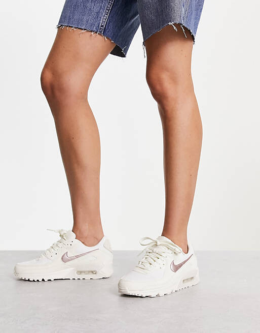 Кроссовки Nike Air Max 90 из парусины и розовых оксфордов
Кроссовки Nike Air Max 90 из парусины и розовых оксфордов