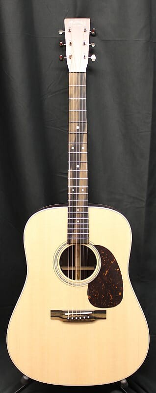 Акустическая электрогитара Martin D-16E Rosewood Dreadnought Natural с чехлом D-16E Dreadnought
Акустическая электрогитара Martin D-16E Rosewood Dreadnought Natural с чехлом D-16E Dreadnought