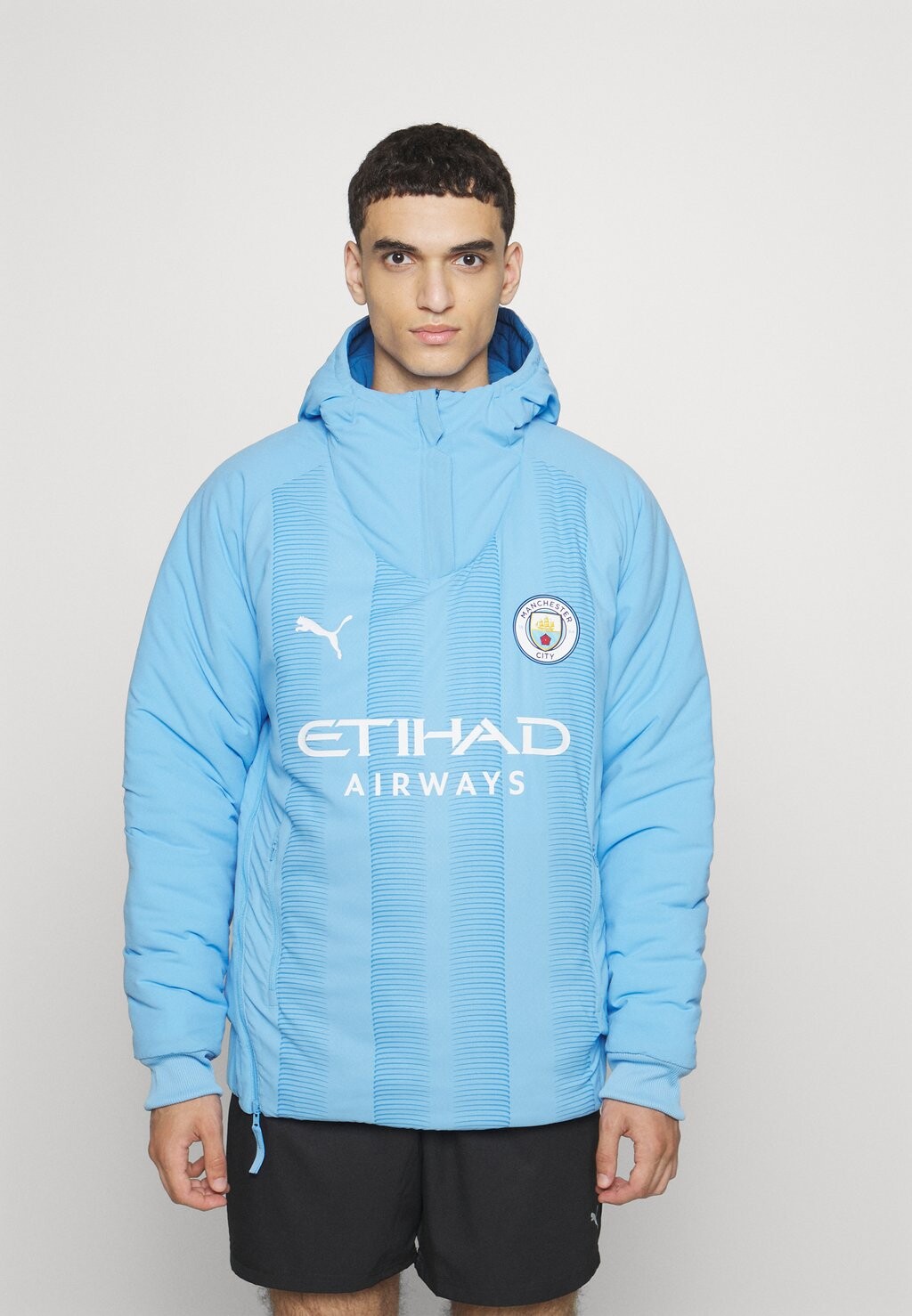 Зимняя куртка MANCHESTER CITY ДВУСТОРОННЯЯ КУРТКА НА МОЛНИИ 1/2 Puma, команда светло-синий/белый
Зимняя куртка MANCHESTER CITY ДВУСТОРОННЯЯ КУРТКА НА МОЛНИИ 1/2 Puma, команда светло-синий/белый