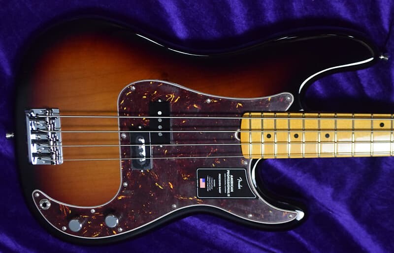 Fender AM Pro II Precision. 3-цветные солнечные лучи с кленом American Professional 2 Precision
Fender AM Pro II Precision. 3-цветные солнечные лучи с кленом American Professional 2 Precision