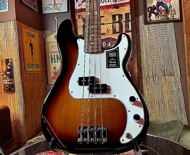 Бас-гитара Fender Player Precision с накладкой из клена, 3 цвета Sunburst Player Precision Bass with Maple Fretboard 3-Color Sunburst
Бас-гитара Fender Player Precision с накладкой из клена, 3 цвета Sunburst Player Precision Bass with Maple Fretboard 3-Color Sunburst