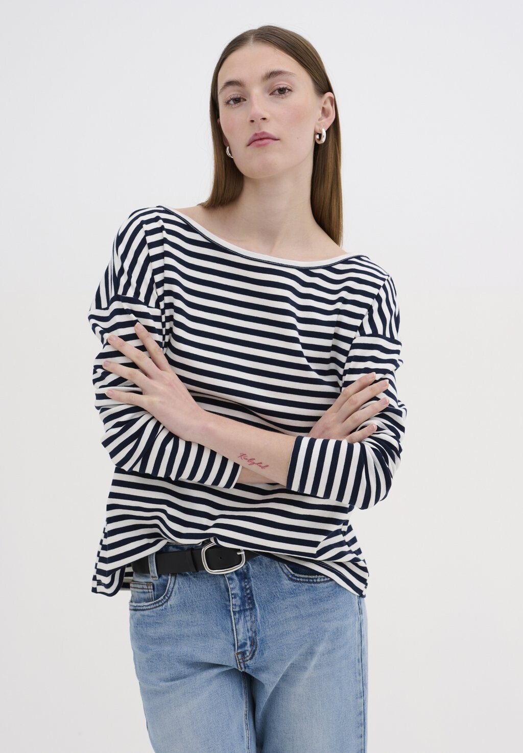Топ с длинными рукавами DANA BOXY My Essential Wardrobe, цвет navy w off white stripe
Топ с длинными рукавами DANA BOXY My Essential Wardrobe, цвет navy w off white stripe
