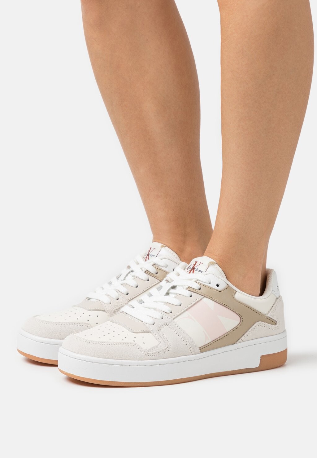 Кроссовки Calvin Klein Jeans Basket Cupsole Laseup, кремово-белый / яичная скорлупа
Кроссовки Calvin Klein Jeans Basket Cupsole Laseup, кремово-белый / яичная скорлупа