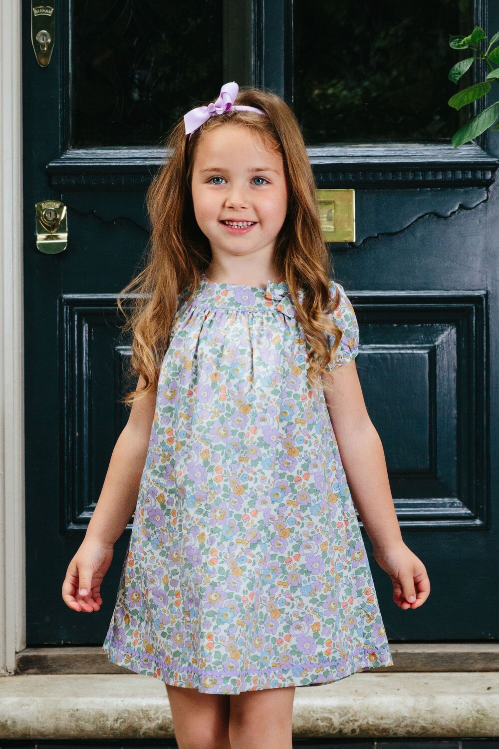 Liberty Betsy фиолетовое хлопковое платье с узором и бантом Trotters London, фиолетовый
Liberty Betsy фиолетовое хлопковое платье с узором и бантом Trotters London, фиолетовый