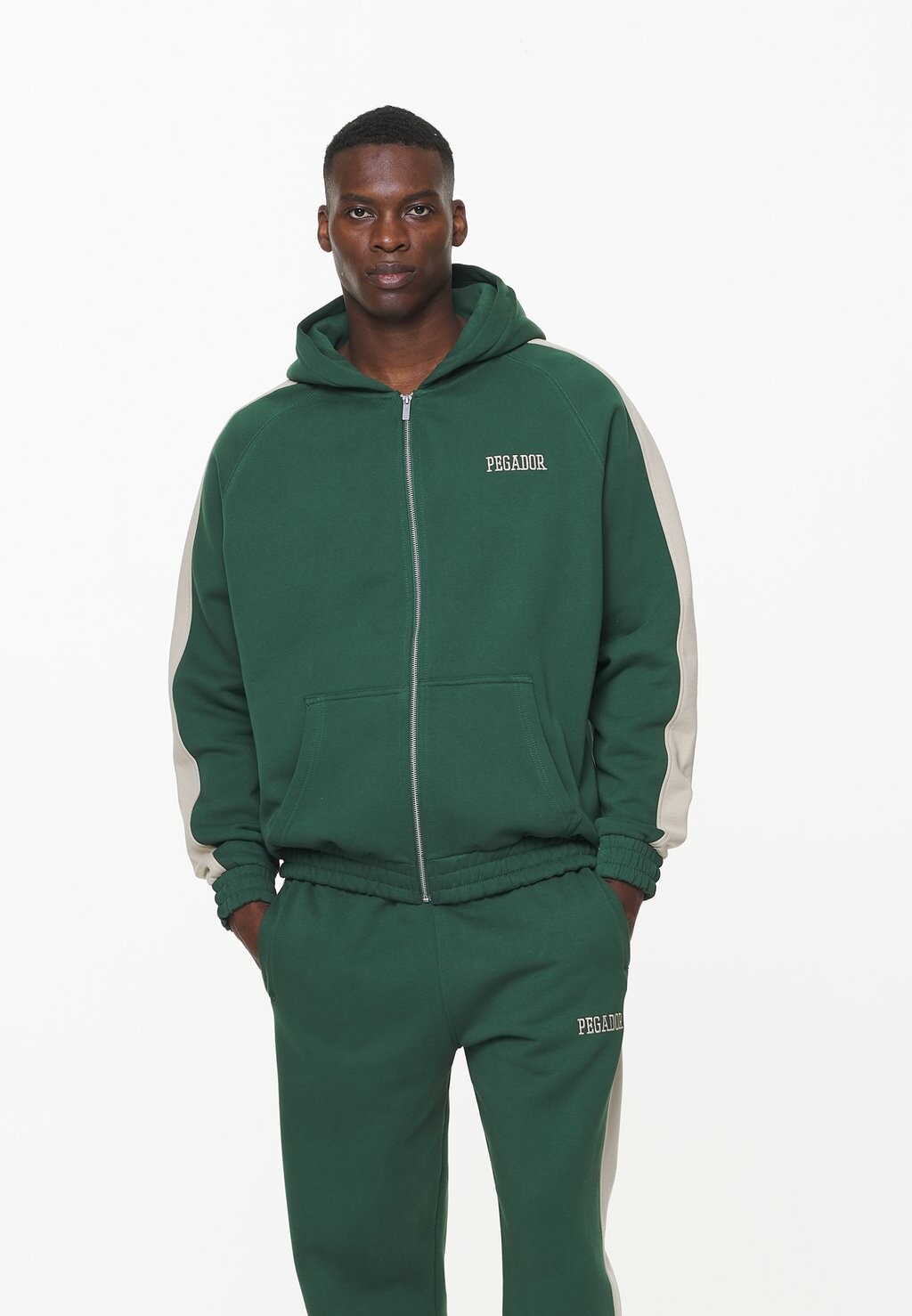 Толстовка на молнии Pegador AYTOUN RAGLAN JACKET, винтажный стираный британский зеленый
Толстовка на молнии Pegador AYTOUN RAGLAN JACKET, винтажный стираный британский зеленый