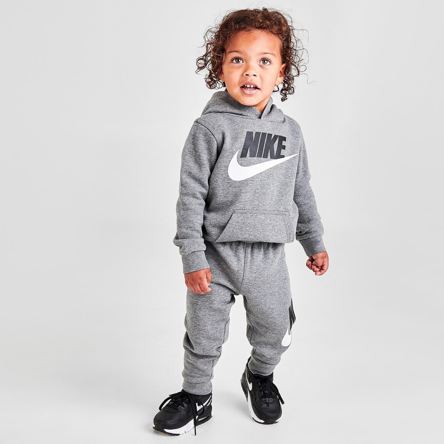Детский комплект из худи и брюк-джоггеров с логотипом Nike Metallic Futura для малышей, серый
Детский комплект из худи и брюк-джоггеров с логотипом Nike Metallic Futura для малышей, серый