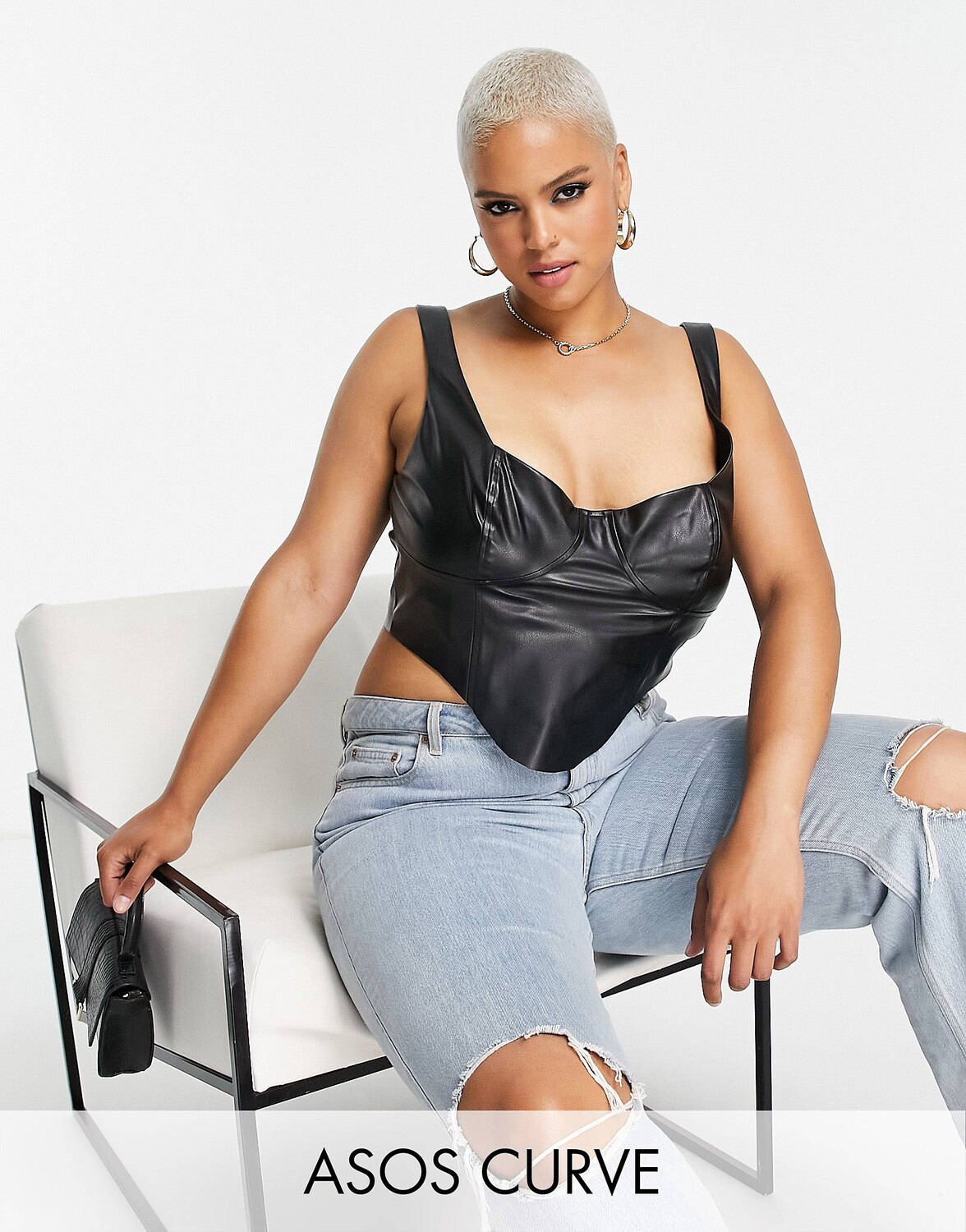 Черный корсет из искусственной кожи с крючками и петлями на спине ASOS DESIGN Curve
Черный корсет из искусственной кожи с крючками и петлями на спине ASOS DESIGN Curve