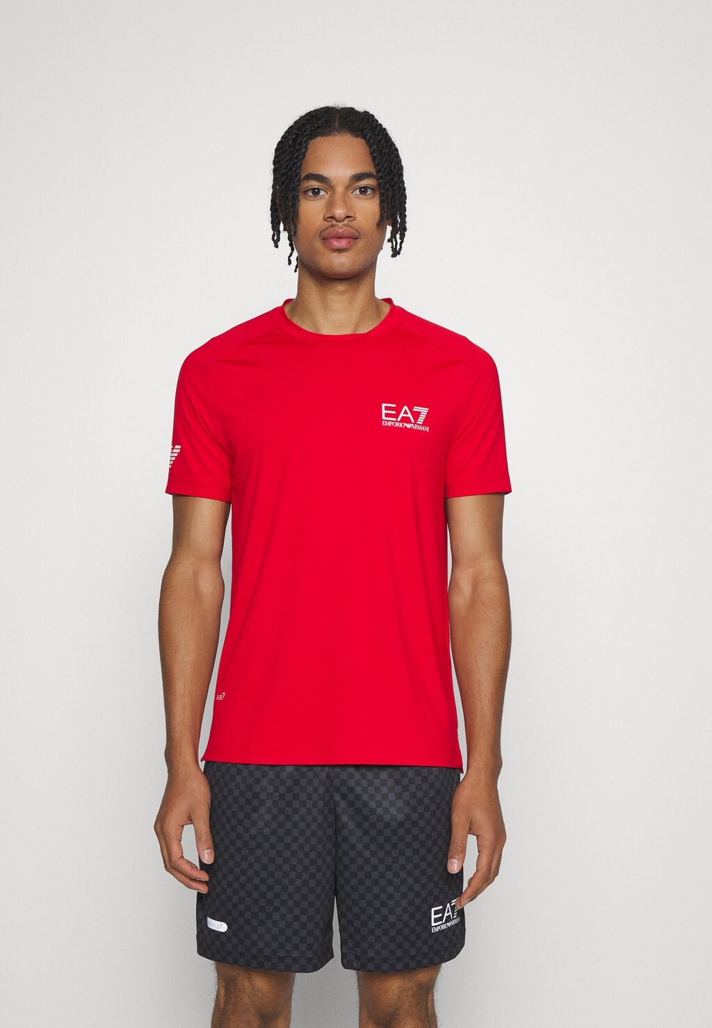 Спортивная футболка ФУТБОЛКА TENNIS PRO EA7 Emporio Armani, гоночный красный
Спортивная футболка ФУТБОЛКА TENNIS PRO EA7 Emporio Armani, гоночный красный