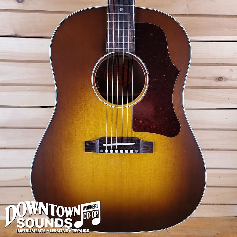 Gibson J-45 Faded 50s с жестким футляром - Faded Vintage Sunburst J-45 FADED 50'S FVS
Gibson J-45 Faded 50s с жестким футляром - Faded Vintage Sunburst J-45 FADED 50'S FVS