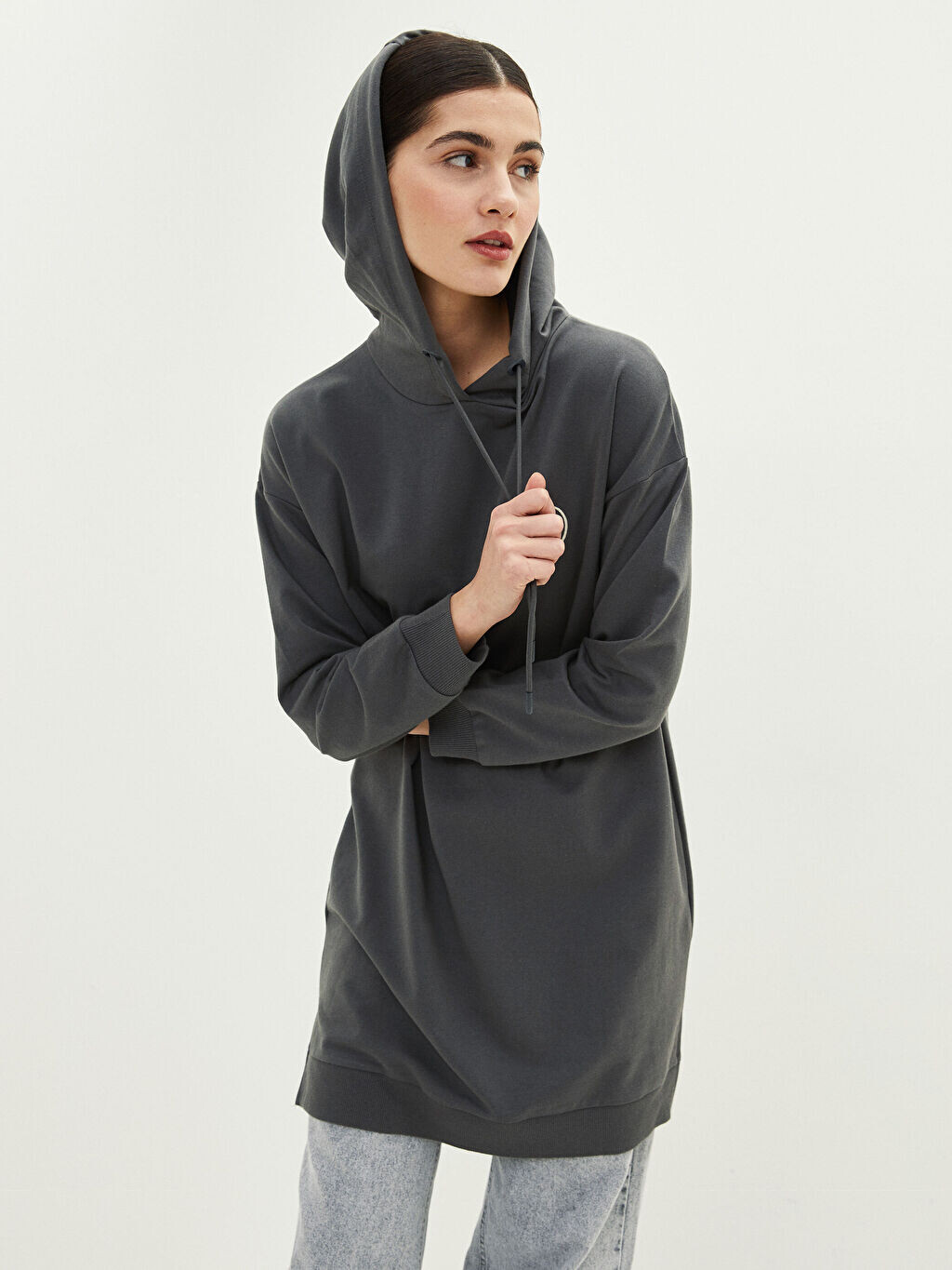 Женская толстовка-туника с капюшоном и вышивкой с длинным рукавом LCW Modest
Женская толстовка-туника с капюшоном и вышивкой с длинным рукавом LCW Modest