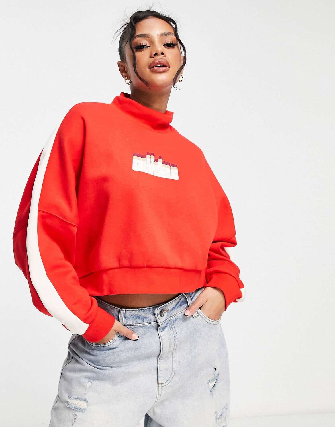 Красная толстовка с высоким вырезом в стиле ретро adidas Originals 'ski chic', Красный
Красная толстовка с высоким вырезом в стиле ретро adidas Originals 'ski chic', Красный