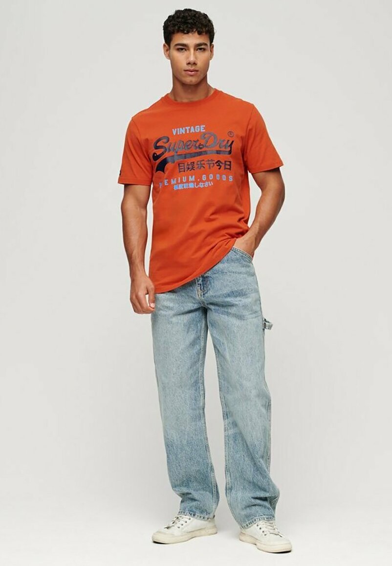 Футболка с принтом CLASSIC VINTAGE LOGO HERITAGE Superdry, цвет denim co rust orange
Футболка с принтом CLASSIC VINTAGE LOGO HERITAGE Superdry, цвет denim co rust orange