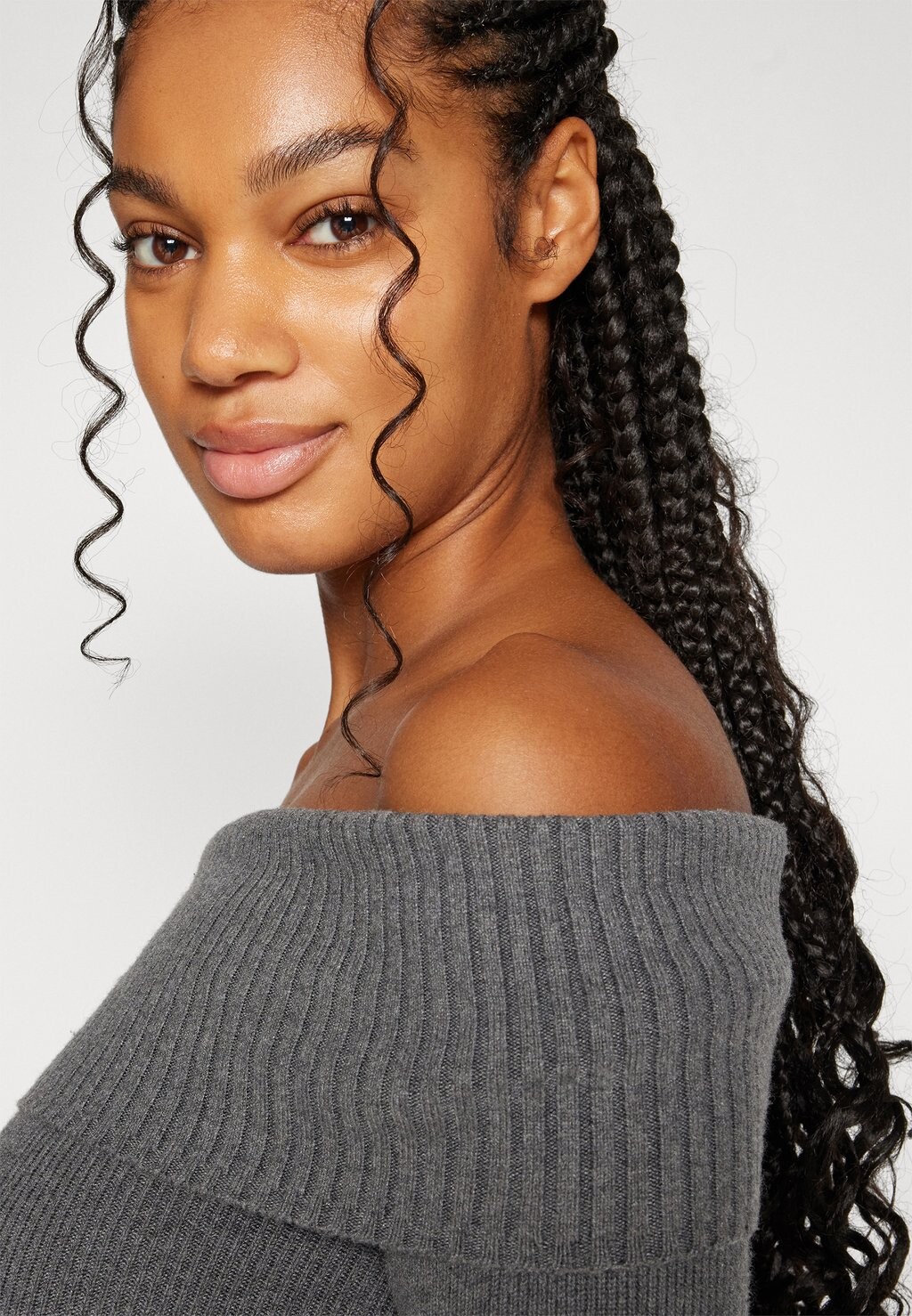 Платье прямого кроя Off The Shoulder Sweater Dress Hollister Co., DARK HEATHER GREY
Платье прямого кроя Off The Shoulder Sweater Dress Hollister Co., DARK HEATHER GREY