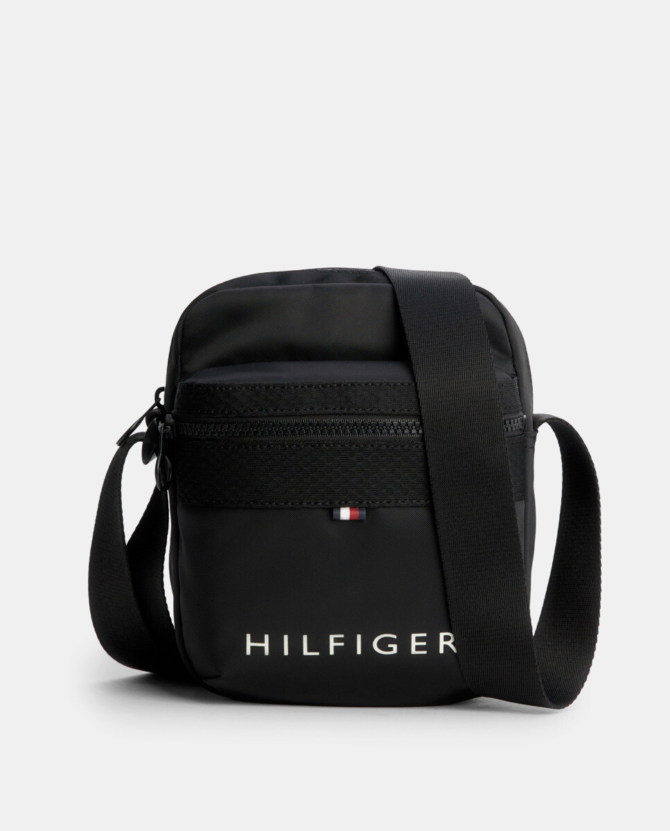 Сумка через плечо с передним карманом и логотипом Hilfiger внизу Tommy Hilfiger, черный
Сумка через плечо с передним карманом и логотипом Hilfiger внизу Tommy Hilfiger, черный