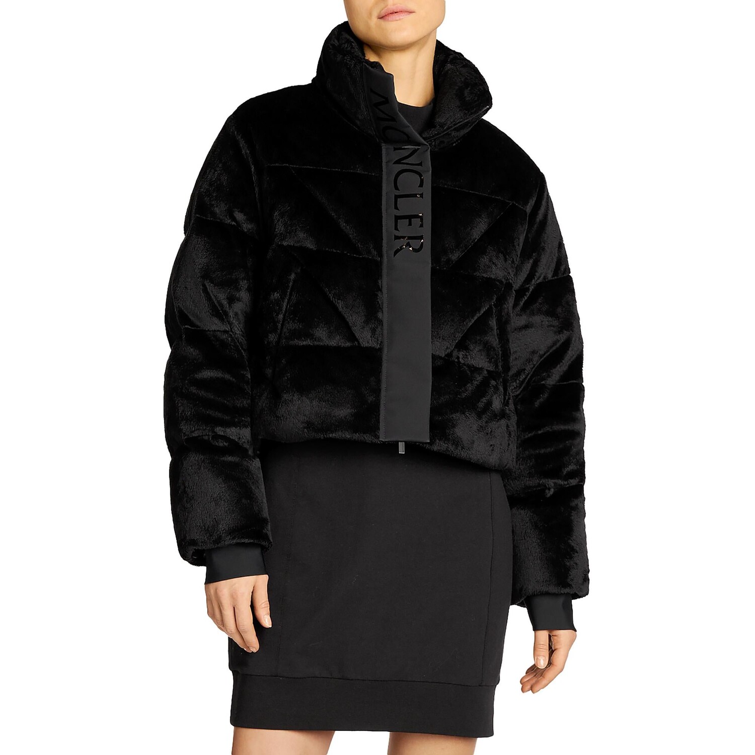 Короткая женская куртка-пуховик из искусственного меха Bourdon Moncler, черный
Короткая женская куртка-пуховик из искусственного меха Bourdon Moncler, черный