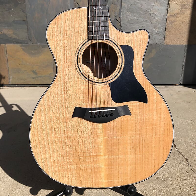 Taylor 424ce Urban Ash LTD — Black and White Electric Acoustic Осень 2022 г. 424CELTD
Taylor 424ce Urban Ash LTD — Black and White Electric Acoustic Осень 2022 г. 424CELTD