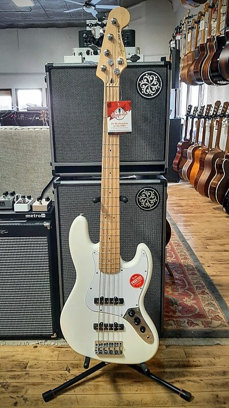 Squier Affinity Jazz Bass V с кленовым грифом Olympic White Affinity Jazz Bass V with Maple Fretboard
Squier Affinity Jazz Bass V с кленовым грифом Olympic White Affinity Jazz Bass V with Maple Fretboard