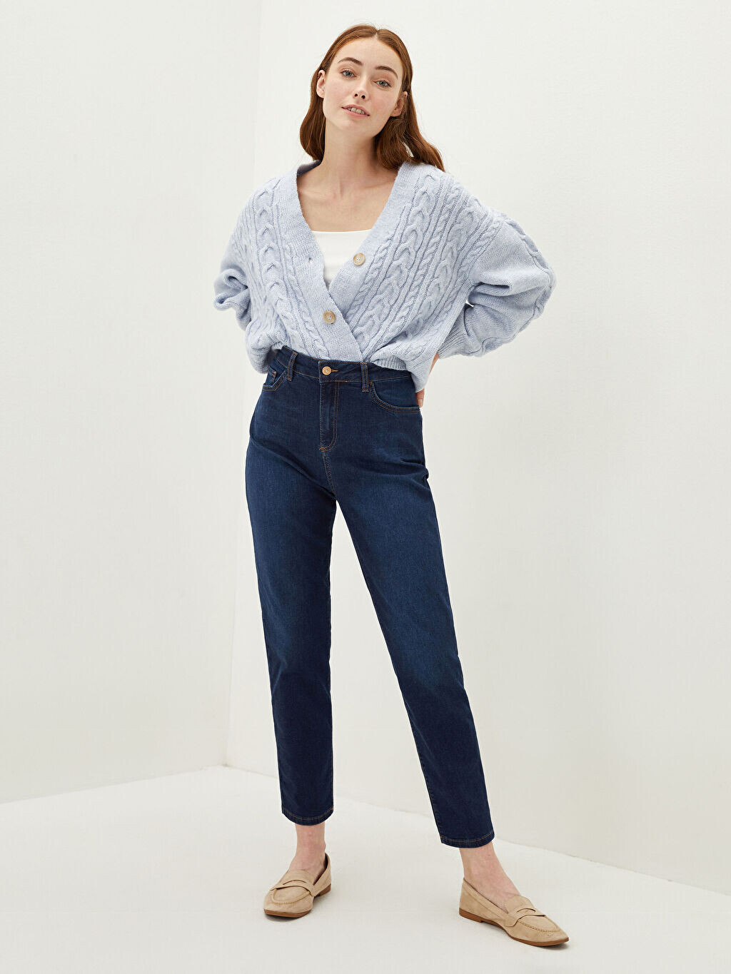 Женские джинсы Rodeo Skinny Fit с высокой талией и карманами с деталями LC Waikiki Basic
Женские джинсы Rodeo Skinny Fit с высокой талией и карманами с деталями LC Waikiki Basic